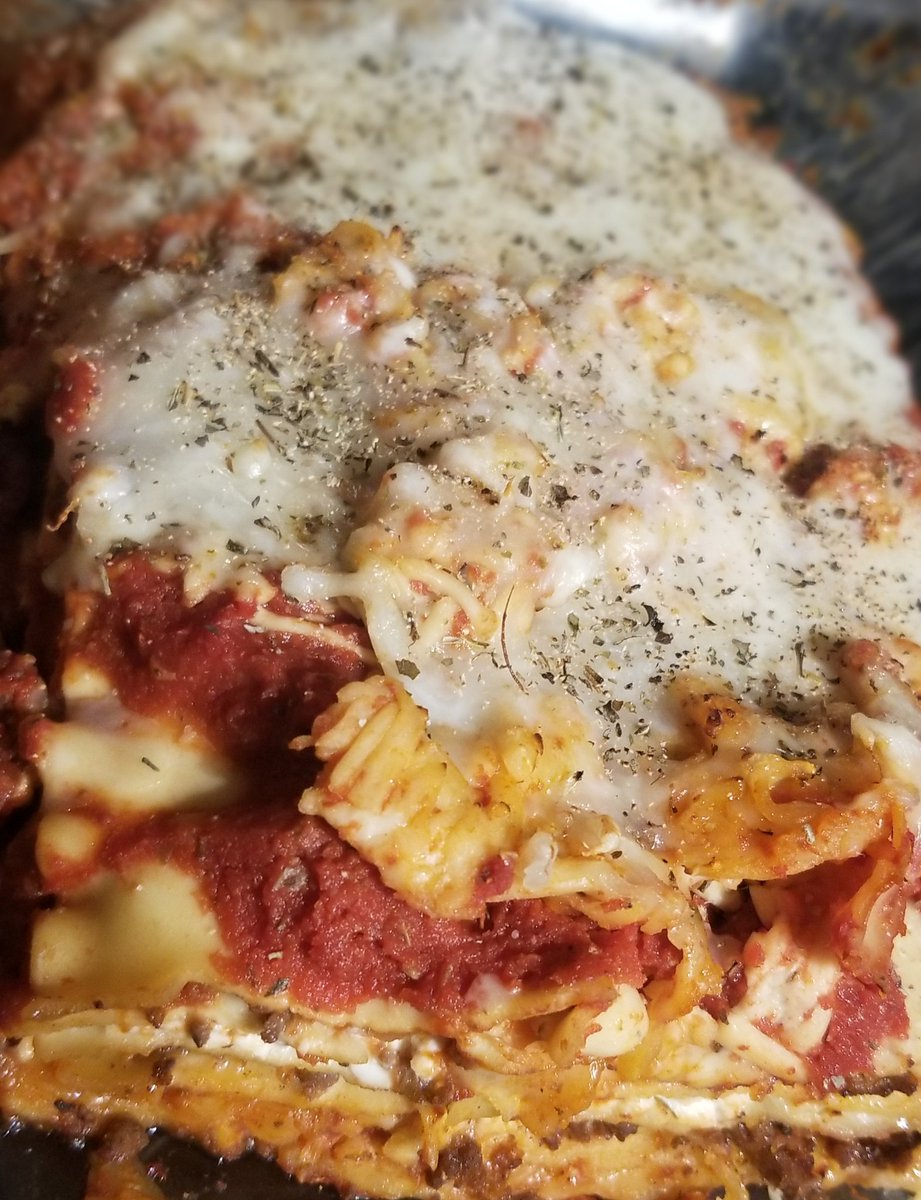 ImpossiblyR's tweet photo. @dad_gunpla 
Who knew Gunpla_dad can cook? https://t.co/UKgL0IIfgs