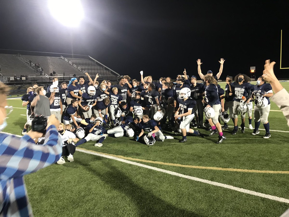 BVille_West_FB's tweet photo. Conference Champions are the @GJHS_Grizzlies!  Congrats boys!  Undefeated season! #ClawsUp https://t.co/w8BOhe0ozo