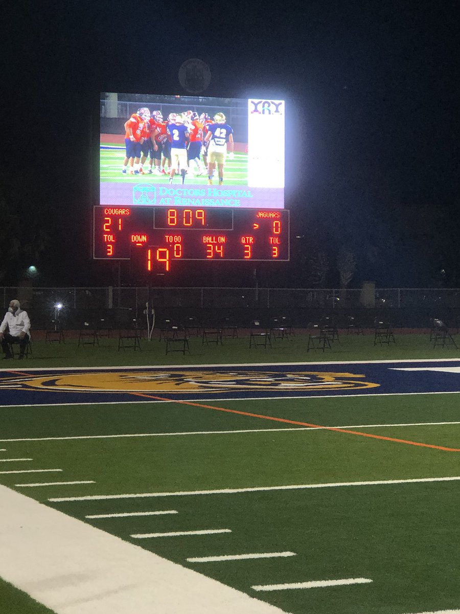 cougars_at's tweet photo. Up 28-6 against Economedes in the 3rd quarter. 🏈 #ENHSAT’s hard at work! https://t.co/p4O9BZVKgN