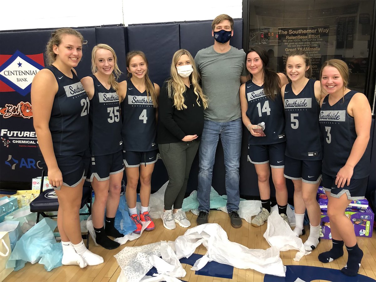 CoachAppleget's tweet photo. These girls are the best! Thanks for the gifts! Boy #2 and basketball season are coming in hot! https://t.co/VWSZb2oRjS