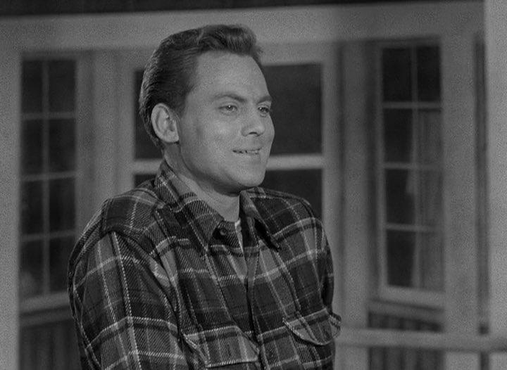 Agar and Moore’s relationship is interesting too, especially when he almost bursts into tears because of how much he loves her (when Haas clearly doesn’t, and isn’t worthy of her faithfulness). He’s quite sleazy early on though, pulling off a “Yeah, what lovely...eyes” bit here.