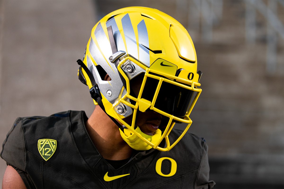 GoDucks's tweet photo. So clean when I pull up to the scene.

@OregonFootball vs. Stanford uni combo. #GoDucks https://t.co/ojZeeR96Fd