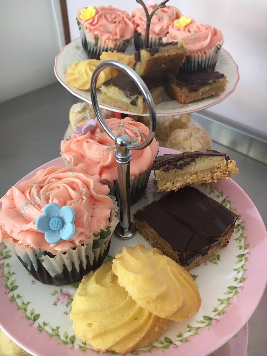 arwen_mcgregor's tweet photo. Because cakes and treats are sometimes the answer. 

#devonpixies #feastwithyoureyes #whatelection https://t.co/VSqQa054Mk