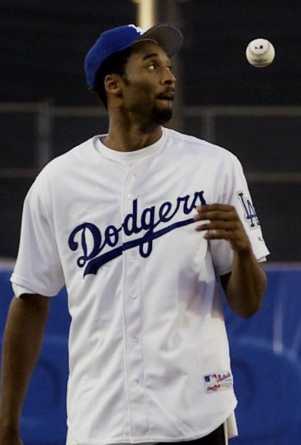 U8Training's tweet photo. @Dodgers @mookiebetts 👑 MONEY NEVER SLEEPS 👑 #2FourTheMVP @MambaForTheWin #NotaFickleOne #8DaysaWeek #8andTheOne https://t.co/onZBRv3jiP