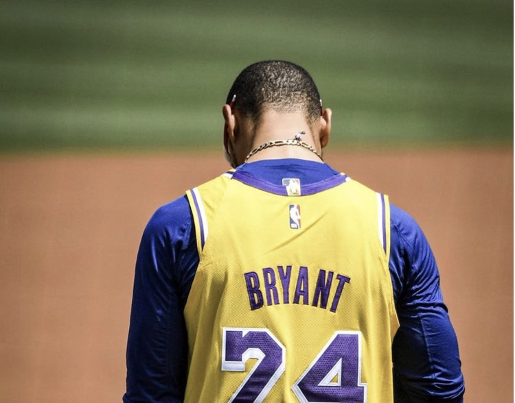U8Training's tweet photo. @Dodgers @mookiebetts 👑 MONEY NEVER SLEEPS 👑 #2FourTheMVP @MambaForTheWin #NotaFickleOne #8DaysaWeek #8andTheOne https://t.co/onZBRv3jiP