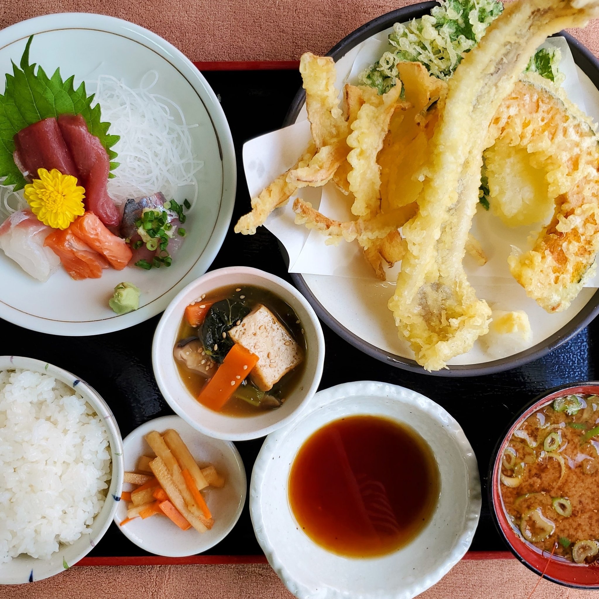 ごちときわ 銀シャリ子 本日は 穴子天ぷらとお刺身定食 10円 新さんま塩焼きとミニ刺身定食 1000円 ご来店お待ちしております ごちときわ Gochiときわ 町田グルメ 町田ランチ 穴子天ぷら T Co M93z2bvk4n Twitter
