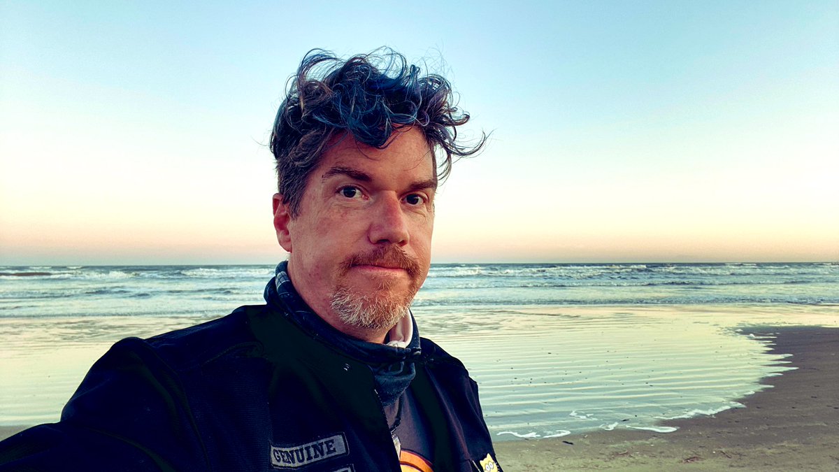 jaysonstreet's tweet photo. Loved the cool breeze and the waves on the shore but then had visitors showing up without a mask so had to bail! Till next time Surfside! 😊 #IsolatedHackerAdventures https://t.co/iSJxToEky6