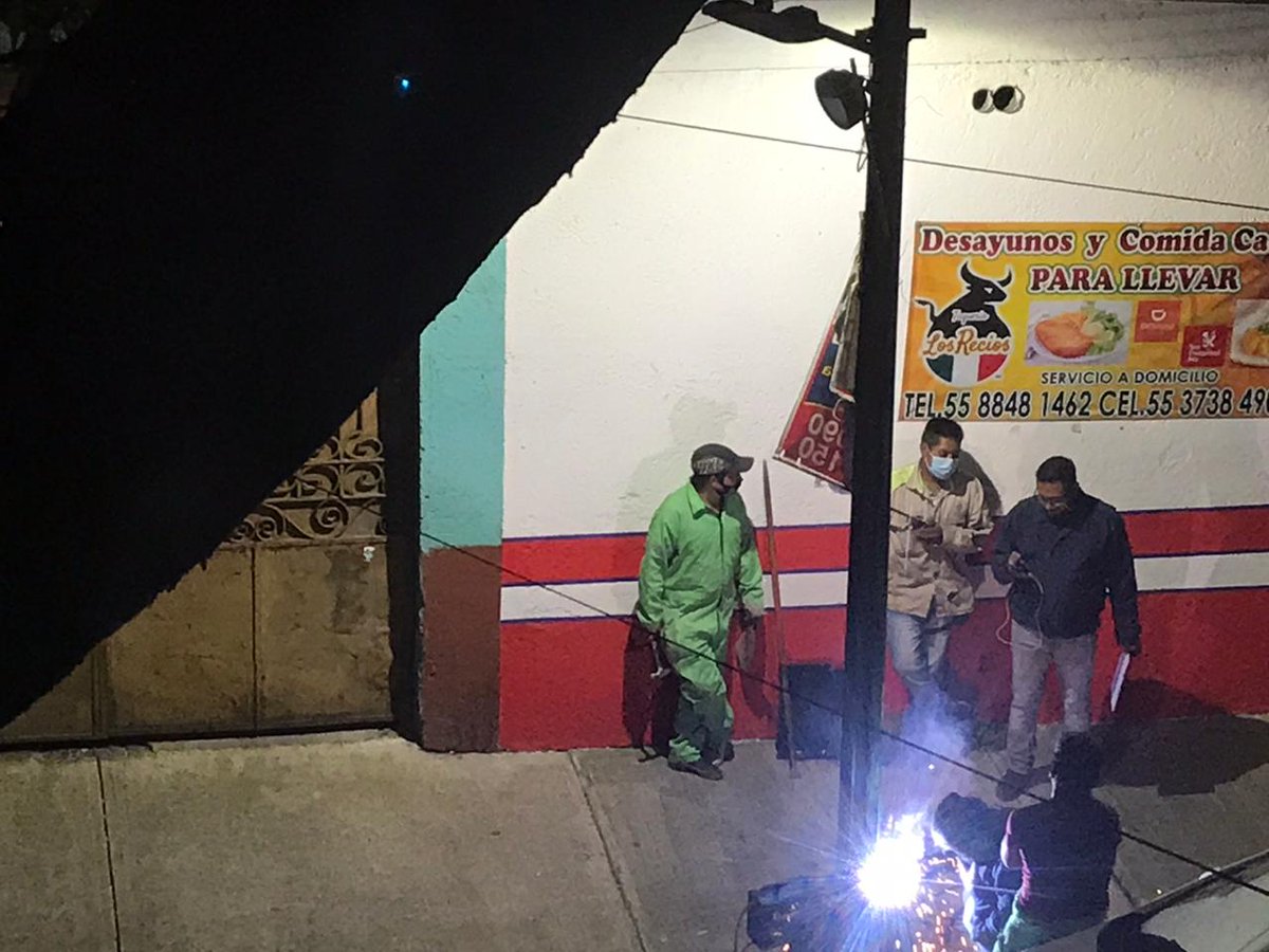 Que tipo de trabajos hacen a las 21 hrs con mucho ruido y luz de soldadora??? <a href="/BJAlcaldia/">Alcaldía de Benito Juárez</a> <a href="/STaboadaMx/">Santiago Taboada</a> <a href="/UCS_GCDMX/">Unidad de Contacto del Secretario SSC CDMX</a> <a href="/SOBSECDMX/">Secretaría de Obras y Servicios CDMX</a> <a href="/su_cdmx/">Servicios Urbanos</a> 
en la colonia Sta. María Nonoalco.