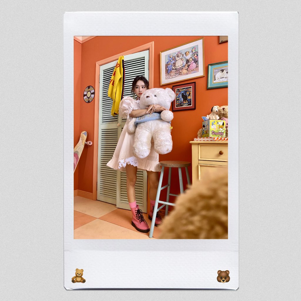 NToffcl_twt's tweet photo. 걔야 나야 둘 중 누구야 곰곰이 생각해봐 🧸🐻

#TwiNny_Polaroid
#나띠 #NATTY 
#TeddyBear #테디베어 https://t.co/q968ZOiRiJ