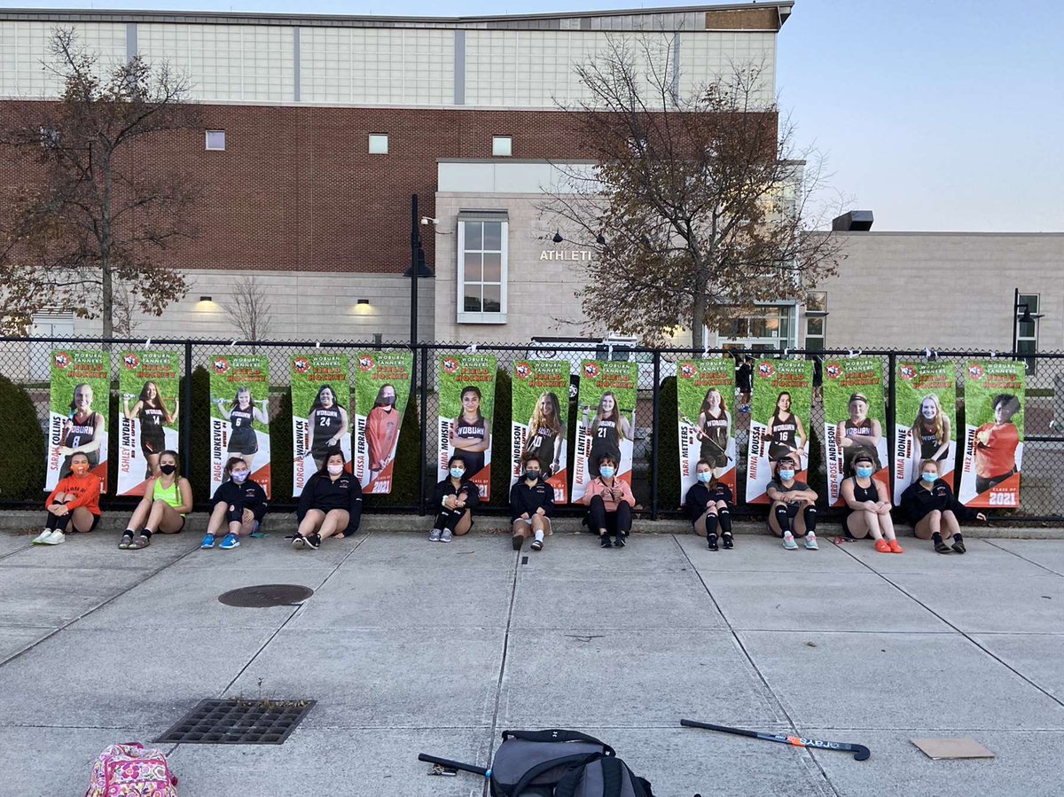 fieldhockeywmhs's tweet photo. We 🧡 our seniors!! Seniors got to reveal their banners today!!! They look great, and will even better on ‘senior day’. Which is tentatively November 21 at 11am vs Belmont. #seniors #fockey 🏑🏑 https://t.co/Xt5AG0jpr2