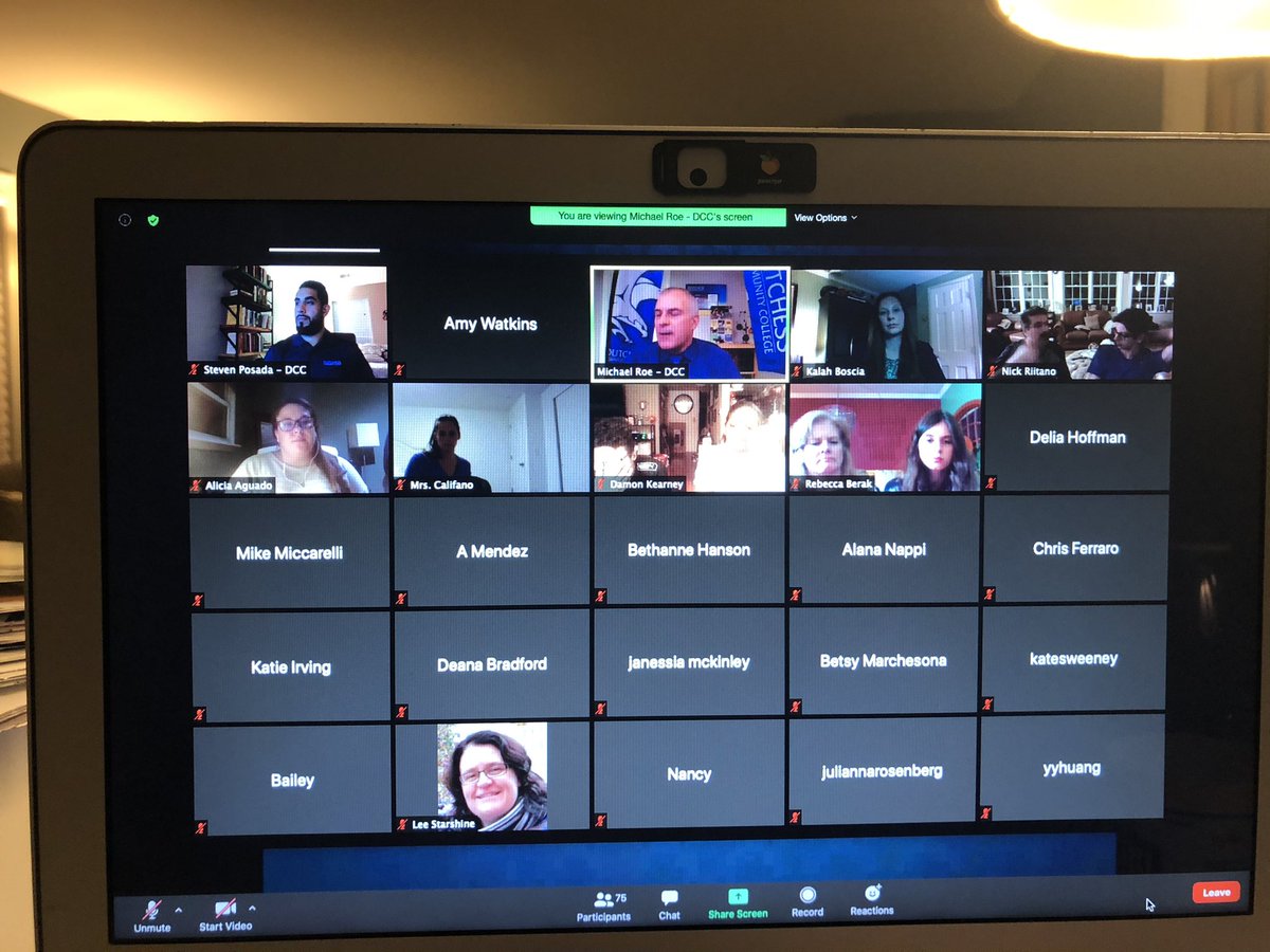 AmyWatkinsEdD's tweet image. Let the #virtualcollegefair begin! So excited to see so many families joining us! @WCSDEmpowers