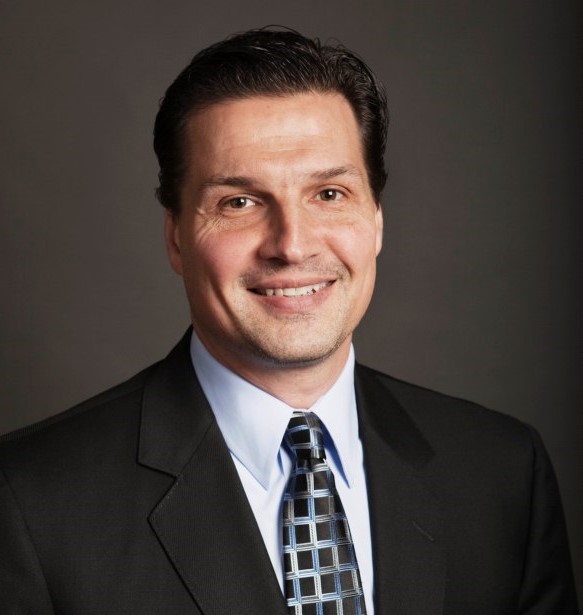 ronflatter's tweet photo. PUCKS TO PONIES
Hear #EdOlczyk of @NBCSports discuss the horses that he is keying in the @BreedersCup ... plus a little hockey talk, too. Edzo is on the @ronflatter Racing Pod, sponsored by @1stbet. https://t.co/uIZKM7XFCy @VSiNLive https://t.co/8MJDs4HGyk