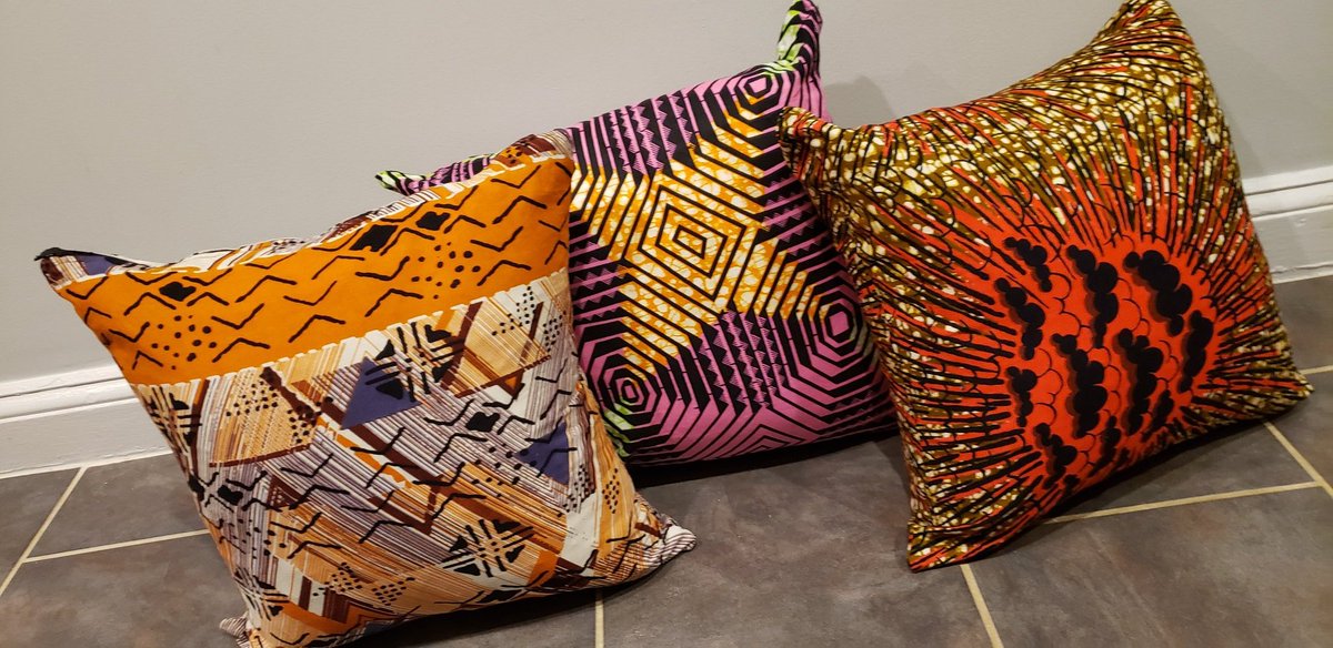mutanispocket's tweet photo. ONE, TWO, THREE..grab a pillow for comfort and company.

#homedecor #mpforme #africanprint #interiordesign #livingroomcrafts #throwpillowsforsale #vibrantcolors 
#beunique 
#becreativeeveryday
#mutanispocket https://t.co/1YiprqASwk