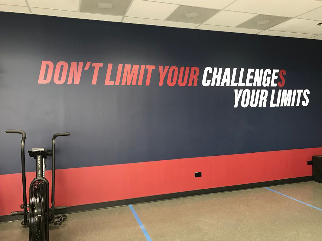 MLE_BRAND's tweet photo. Also located in Elmhurst IL, FITT 60126 is a fitness studio offering a list of different classes that include Personal Training, Boot Camps, 30-minute Workouts, and lots more. Our wall graphics just can't compete with their positive attitudes! #brandvironments #newlook #mleinc https://t.co/P73WPtxKV6