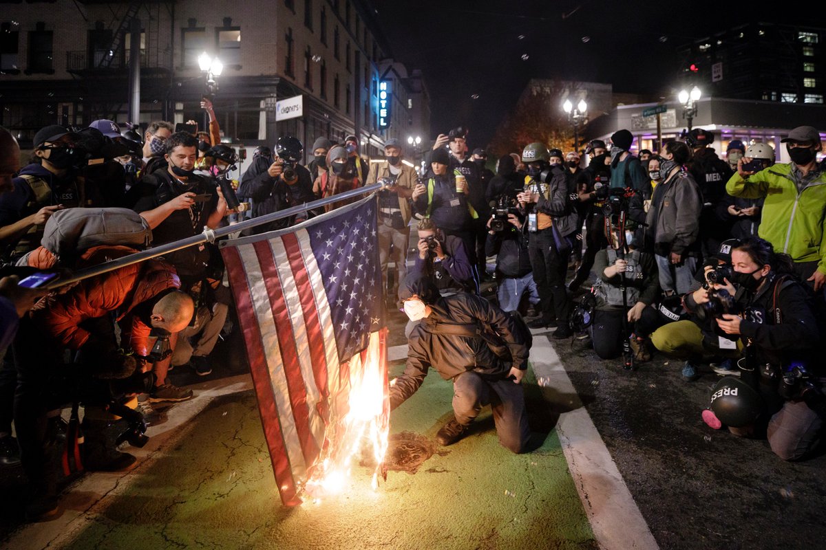 Jonathan House tweet media