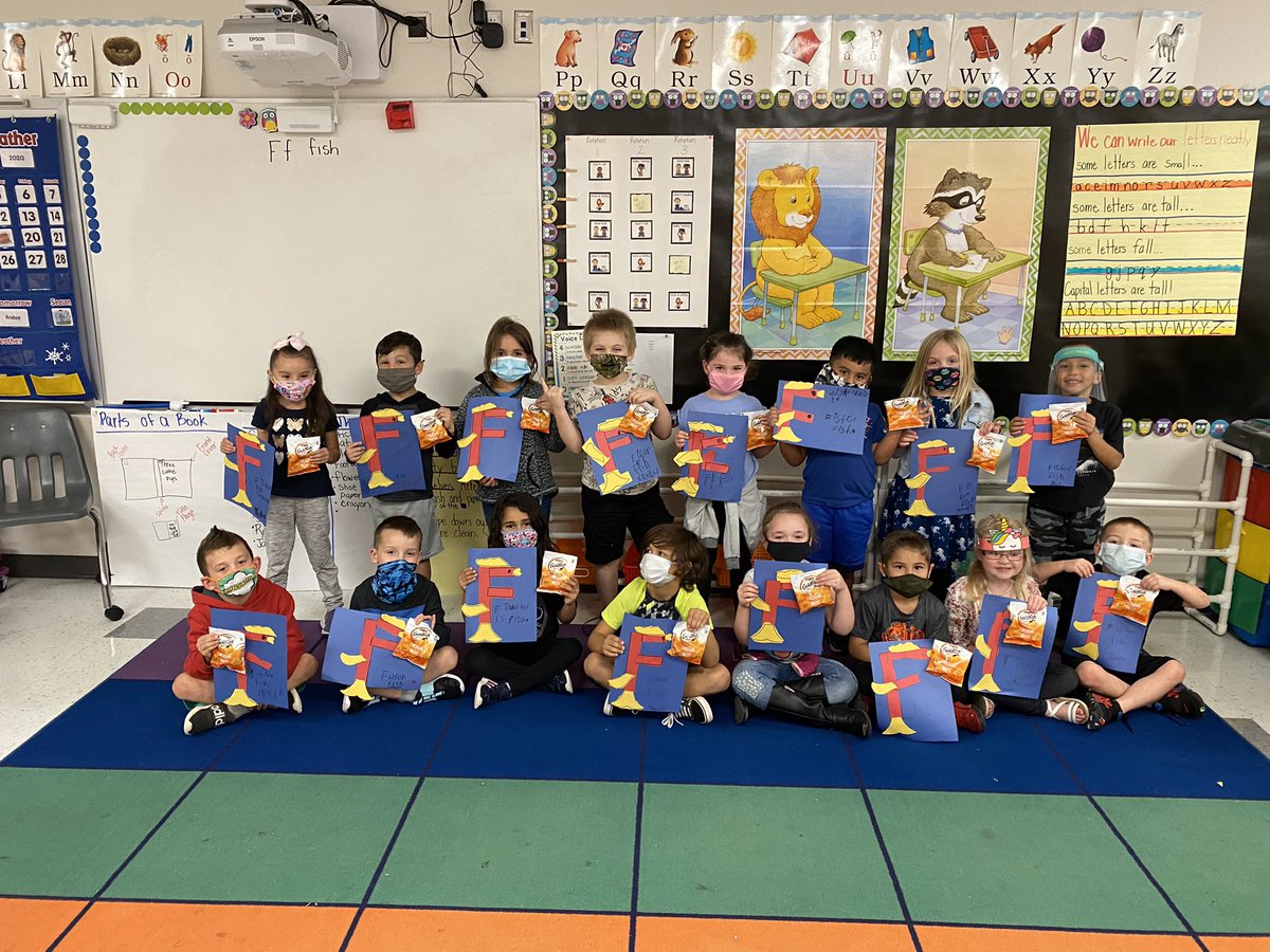 Bailey2706's tweet photo. We have been learning about the letter F this week. Today we made the letter F into a fish. Fish is our keyword to help us remember the F sound. They also got a special treat gold”fish”! #mwisdmatters #lamarpride #kinderteacher https://t.co/NXAZwcoGVN