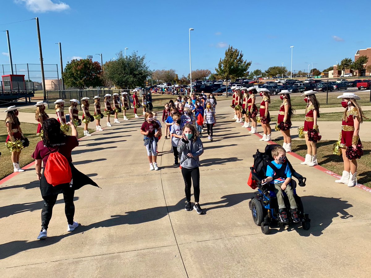 Keller Schools (@kellerisd) on Twitter photo Five schools from <a href="/KellerCentralHS/">Keller Central HS</a> feeder pattern participated in the first-ever Unified PE Extravaganza! They’ve practicing Bocce, Softball, Flag Football, & Frisbee Golf skills and enjoyed a safe celebration for the hard work they’ve been putting in during PE. #CelebrateKISD Five schools from <a href="/KellerCentralHS/">Keller Central HS</a> feeder pattern participated in the first-ever Unified PE Extravaganza! They’ve practicing Bocce, Softball, Flag Football, & Frisbee Golf skills and enjoyed a safe celebration for the hard work they’ve been putting in during PE. #CelebrateKISD