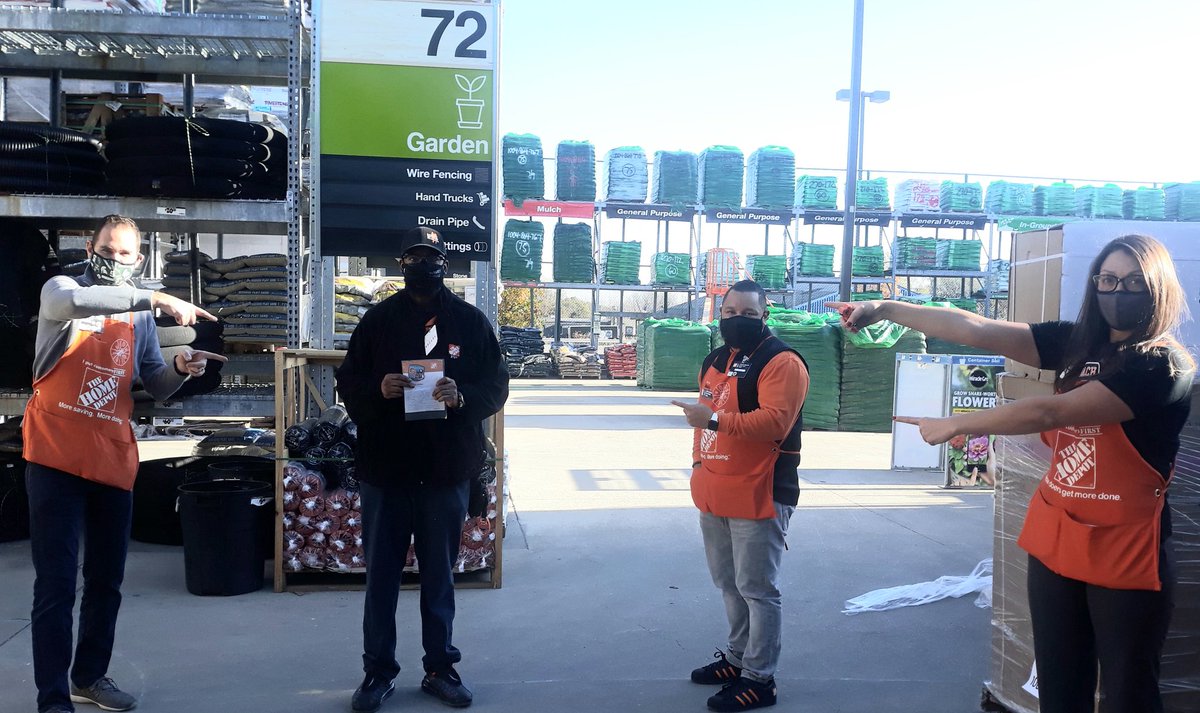 JenGlassHalfFul's tweet photo. Congratulations Antonio! Thank you for your leadership and teaching during the Christmas/Gift center 2020. 
@IzzyChapmanTHD @JoshPaauwe2725 @RoWilliams1 @2701Depot https://t.co/F7t268oooU