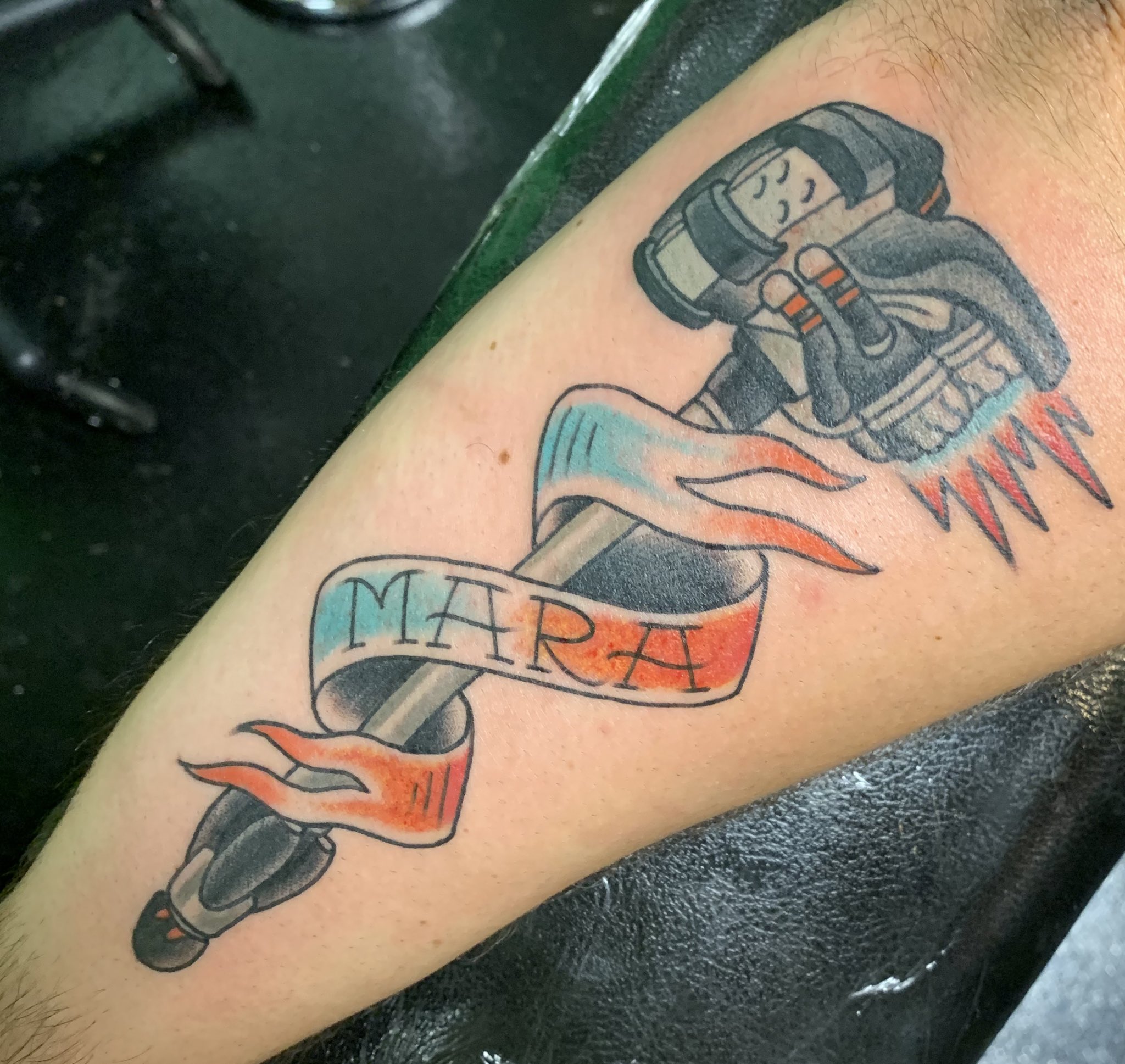 hebrew-hammer-traditional-tattoo-abyss - Tattoo Abyss Montreal