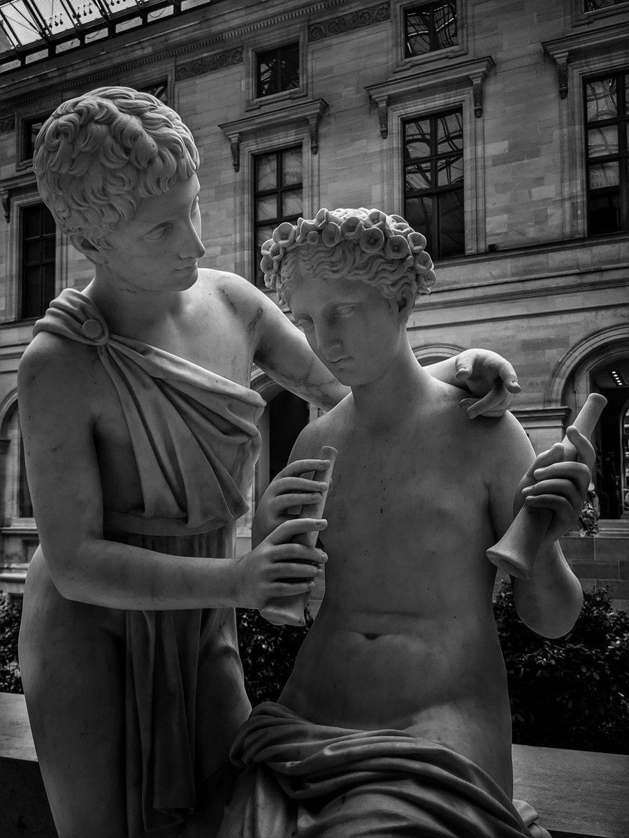 Au Louvre j'aime tweet media