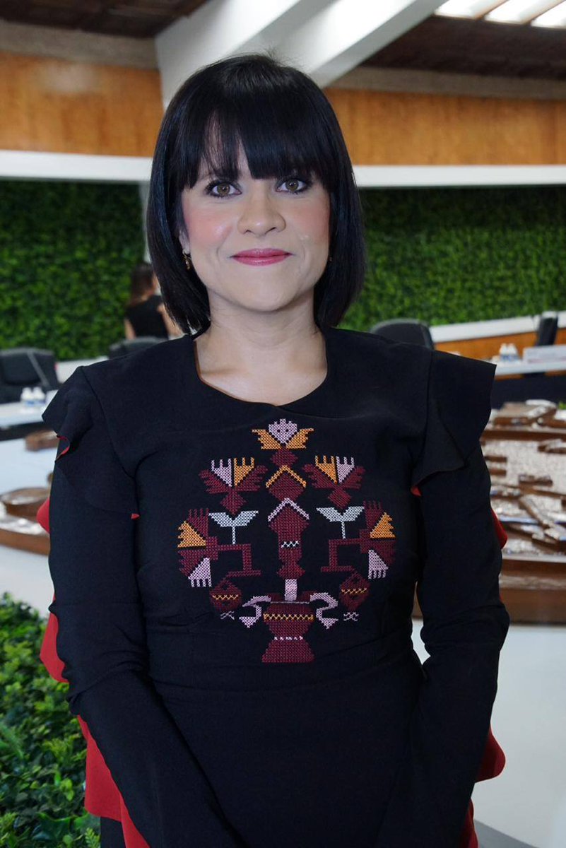 En nuestra siguiente ponencia del día de hoy, nos acompaña la Directora de Coordinación de Resiliencia del Municipio de Ciudad Juárez, Verónica González con su tema '' La resiliencia de las ciudades frente a la pandemia ''. 
5:15 p.m. Hora centro, plataforma Zoom y Facebook Live.