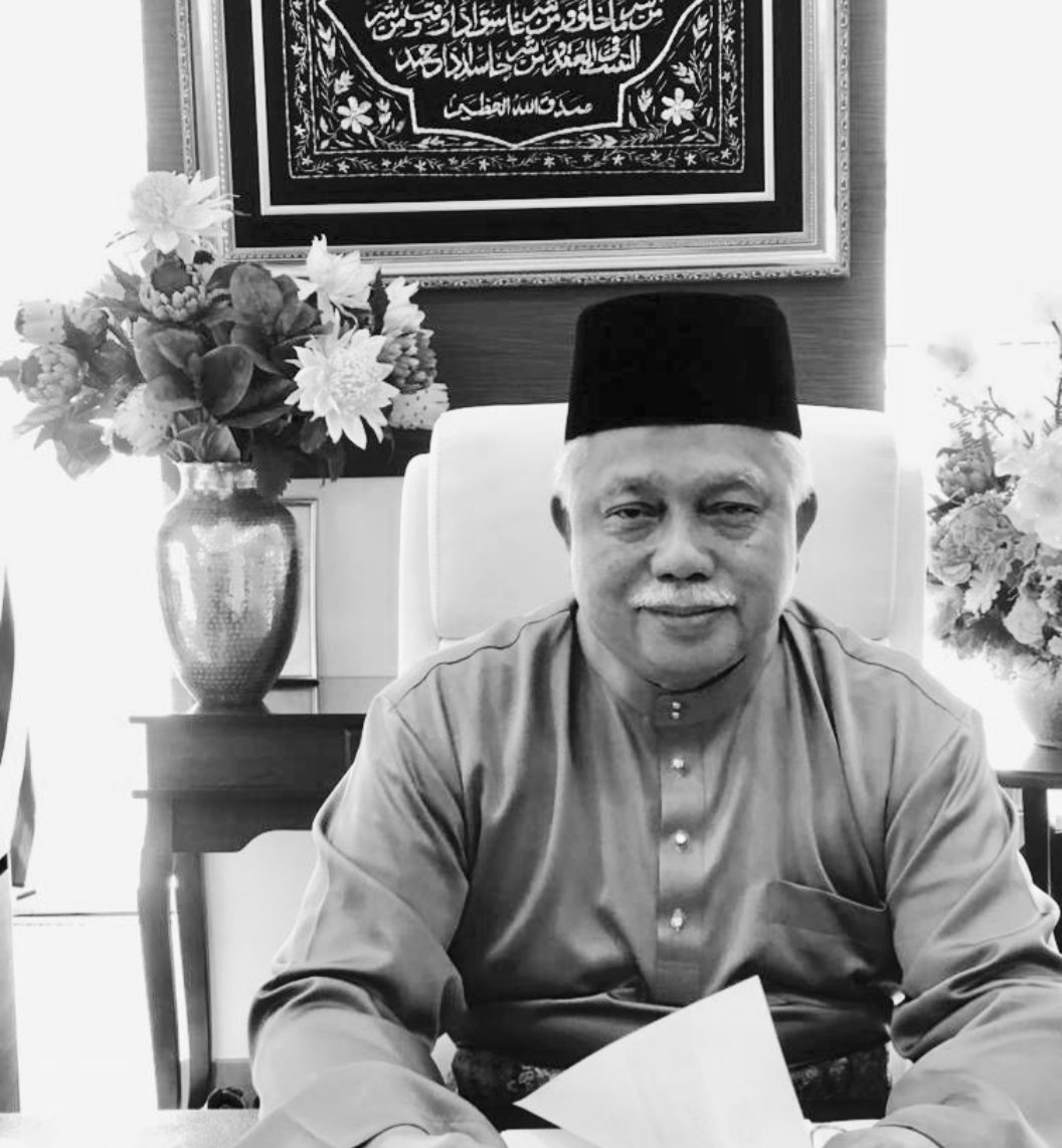 <a href="/EzryIr/">Ir. Ust. Hazery</a> <a href="/PetraJayaMP/">Fadillah Yusof 🇲🇾</a> <a href="/IrZulkefly/">Mohd Zulkefly S</a> <a href="/razgrid1/">🇲🇾 Razdwan Kasim</a> <a href="/irahmadredza/">Ahmad Redza Ghulam</a> <a href="/masribaharuddin/">Masri Bin Baharuddin</a> <a href="/suhailimansor/">Suhaili</a> <a href="/RuslanAbdAziz/">Ir Ruslan Abdul Aziz</a> <a href="/habbali_ibrahim/">Habbali ibrahim</a> <a href="/M_AminKasim/">Ir. Mohamed Amin Kasim</a> <a href="/AmranMohdMajid1/">Amran Mohd Majid</a> A L  -  F A T I H A H

Buat Allahyarham Dato Ir Dr Hj Meor Abdul Aziz bin Hj Osman rakan, mantan KPKR <a href="/JKRMalaysia/">JKR Malaysia</a> ex-First Delegate Malaysia to World Roads Association <a href="/PIARC_Roads/">WorldRoadAssociation</a> &amp; ex-Presiden REAM.

Moga arwah diampuni dosanya &amp; ditempatkan bersama mereka yg beriman.

Aamiin.