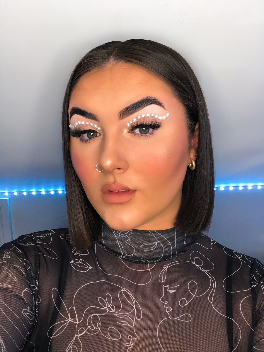 MaeveDuke1's tweet photo. https://t.co/3eHtwIWV9m #trending #makeupartist #irish https://t.co/SqQOwYSIvU