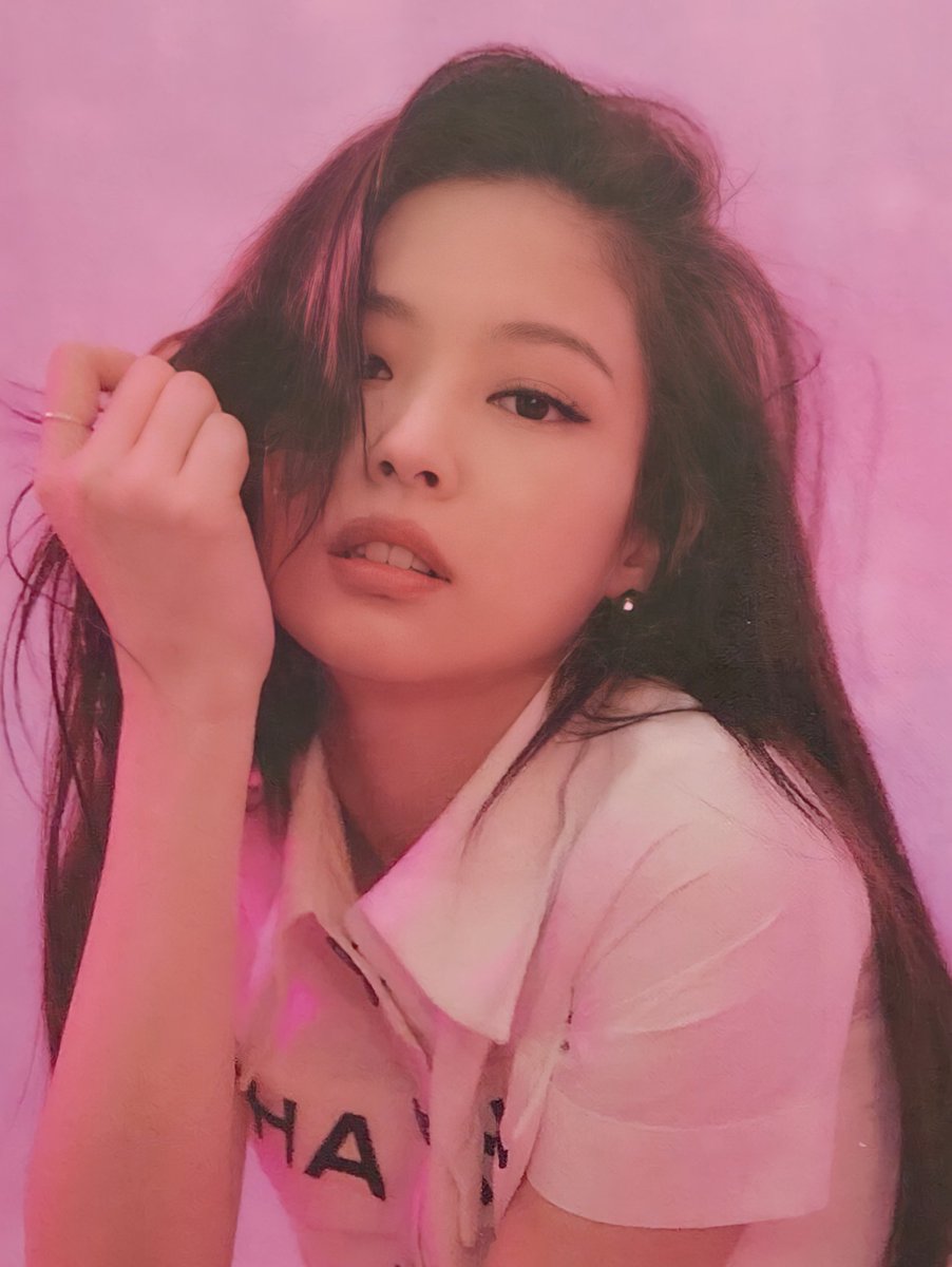 jenniesarchive's tweet photo. she’s really out of this world https://t.co/Ysg5O7iKkH
