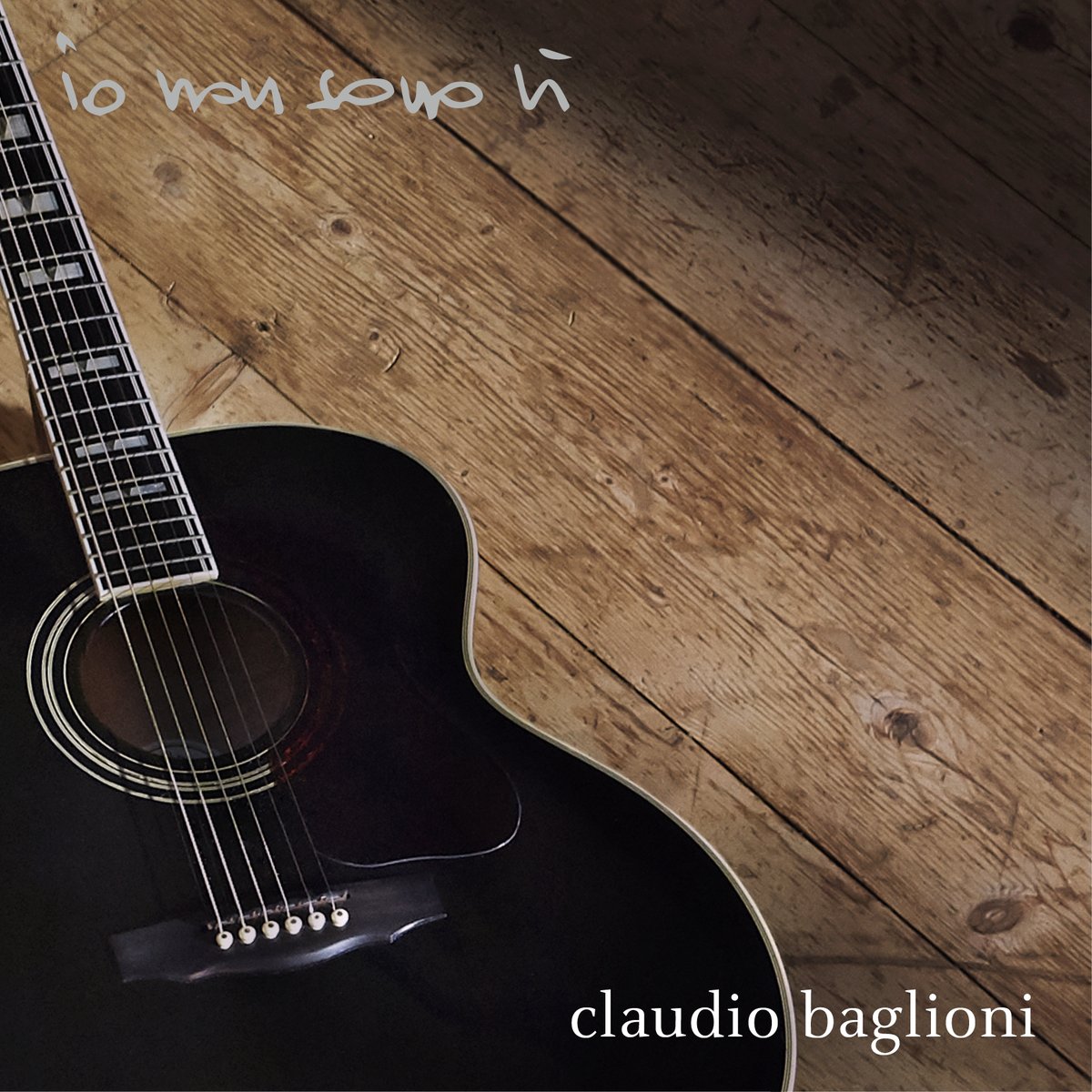 ClaudioBaglioni's tweet photo. Da oggi disponibile su tutte le piattaforme digitali 
“IO NON SONO LÌ”
il nuovo singolo estratto da
IN QUESTA STORIA CHE È LA MIA
il nuovo album con 14 inediti in uscita il 4 dicembre

https://t.co/KYNDF7U3Dr

@SonyMusicItaly 

Ph: @aledobici https://t.co/4zBZl5FWmB