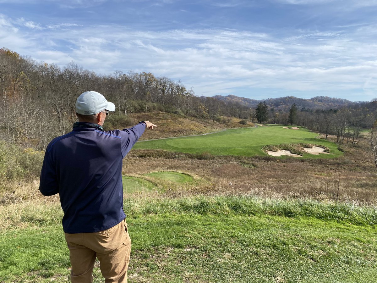 An Almost Heaven November morning with our friend and #TurfheadsTakeOver regular <a href="/almostheavngolf/">Jason Hollen</a> at Stonewall Resort in Roanoke, West Virginia. Plenty of great fall views to point out, including this elevated one the 13th hole.