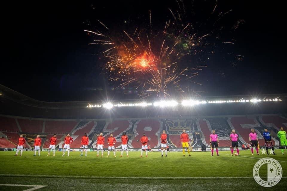 TRIBUNA_SEVER's tweet photo. #slavia128 #NoPyroNoParty #slaogc https://t.co/QFAjg2Adqu