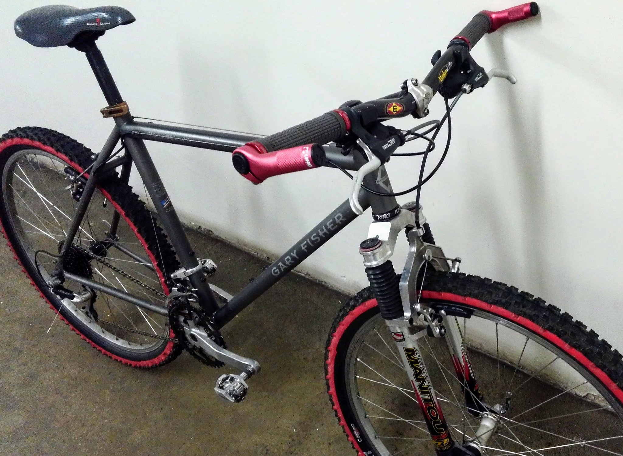  Happy birthday Gary... here\s an old Hoo Koo E Koo I rebuilt with high end 1995-ish bits :) 