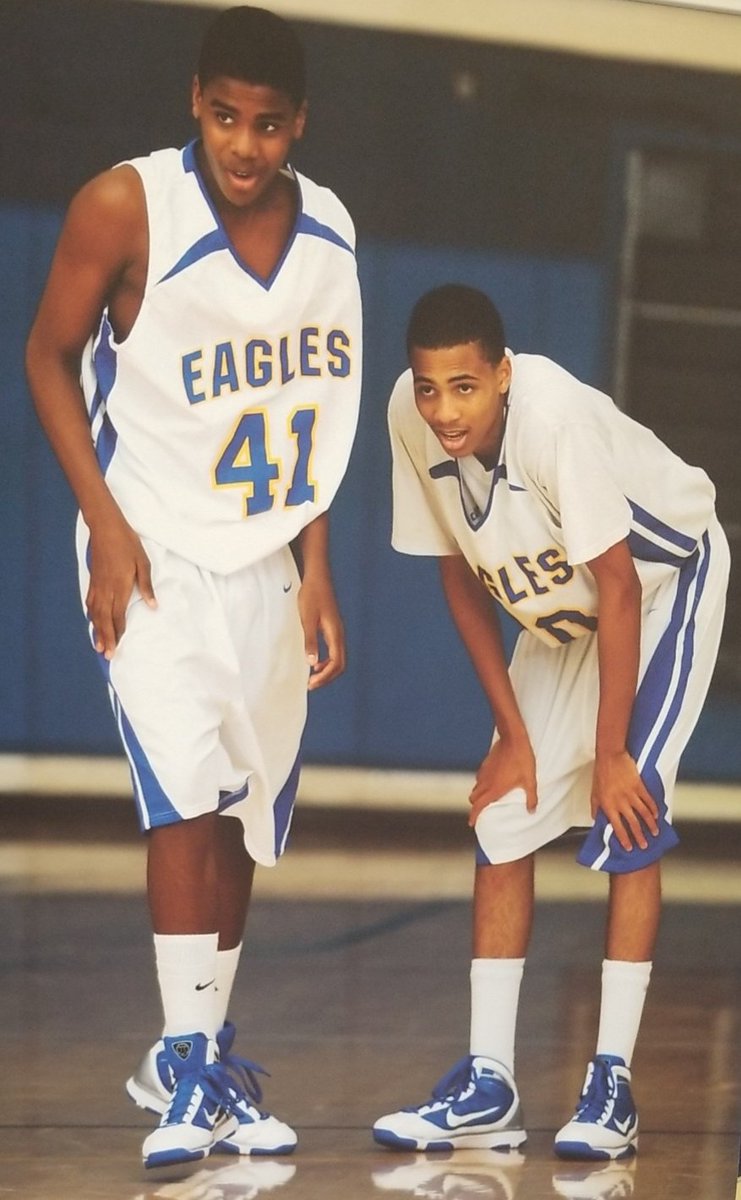 MettaWorldEast's tweet photo. 3 years today and I'll forever miss yall @DreamChaserJB @OVOCB 🙏⛹️‍♂️ #V201 https://t.co/M4y03U2Plk