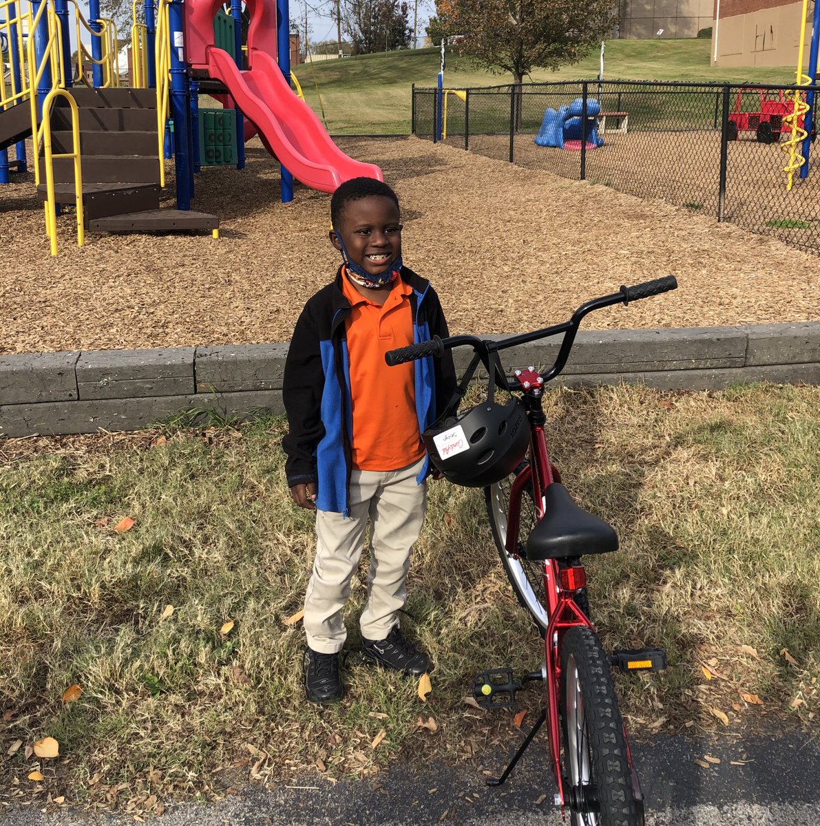 CANdAid's tweet photo. An exciting day for 1st graders at Fall-Hamilton Elementary! As if a fun bike demo from @jefflenosky wasn’t awesome enough... each kid got to take home a bike and helmet of their own! 🚲🎉 A memorable #NewBikeDay for these Nashville kiddos. #DoGoodery https://t.co/mhFB0Jaw7I
