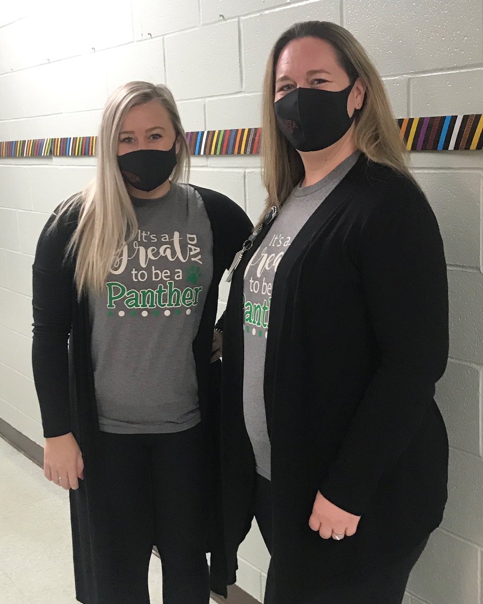 MissThomasIn6th's tweet photo. Twin Day!! @MrsKayleenCave https://t.co/GR3Hyld7UX