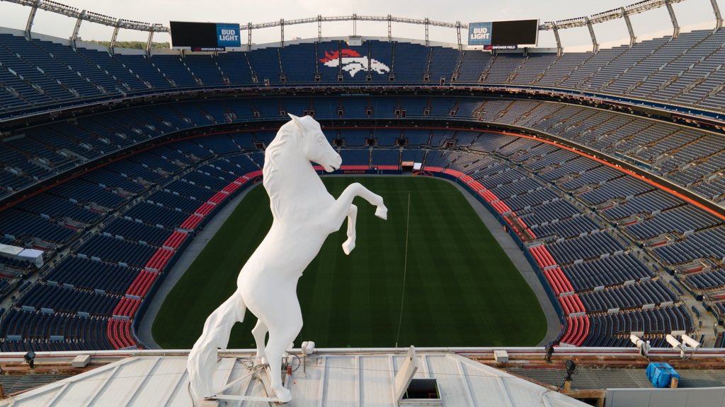 eldonmcgraw's tweet photo. Last summer I stopped by Empower Field at Mile High Stadium to capture some drone photos. This is one of my faves! https://t.co/nrfJULZnPV