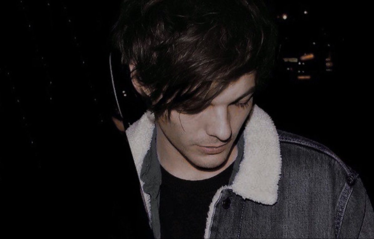 sunbrave's tweet photo. Till Freedom 2.

Louis se vê só, encurralado pelo ódio e saudade enquanto Harry vê como exigência seguir a sua vida, mesmo que acabe se perdendo no processo.
Mas irão descobrir que o amor não é tão fácil de ser abatido. E, eventualmente, vão querer entender o que de fato ocorreu. https://t.co/FbLEbaFOxs