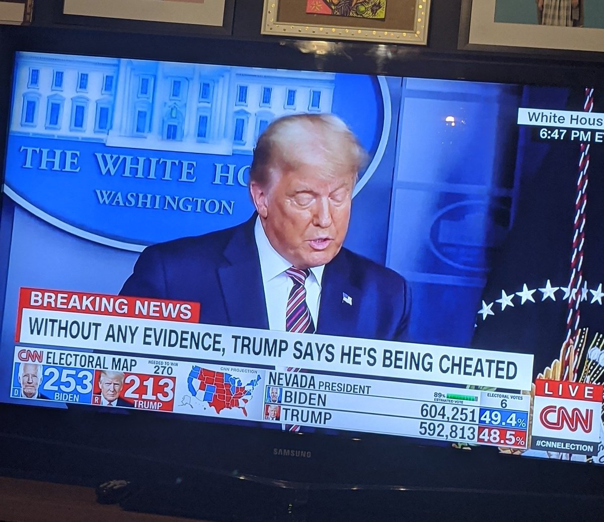 copano's tweet photo. Título histórico en @cnn: "sin ninguna evidencia, Trump dice que está siendo engañado" - 20:49 https://t.co/S0pbjQk8hX