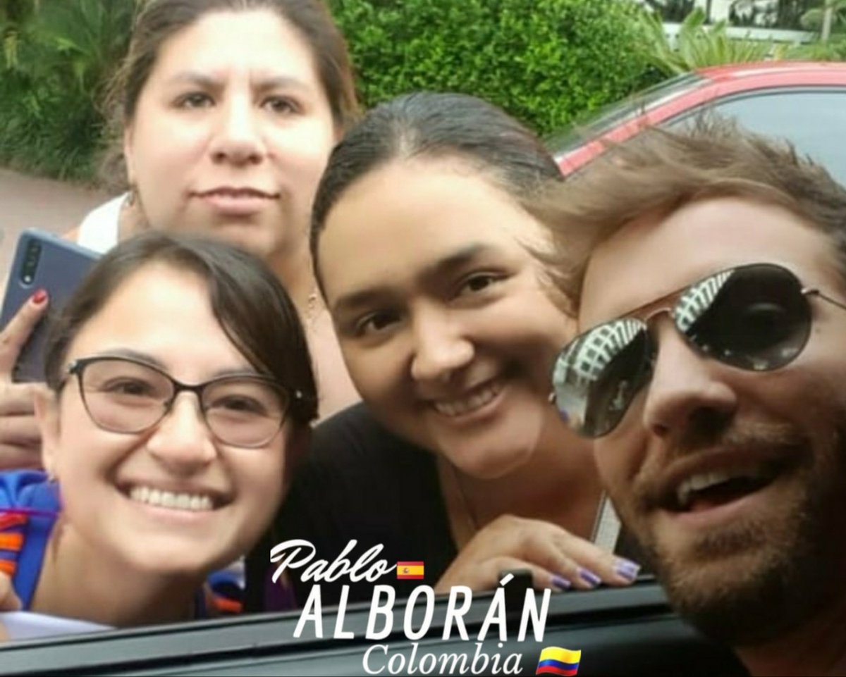 PabloAlboranCol's tweet photo. #TBT Érase una vez en #TourPrometoLima porque de las memorias se alimenta el corazón.
@pabloalboran @warnermusiccol @warnermusicperu 💗🎆 https://t.co/uTPrsLDT38