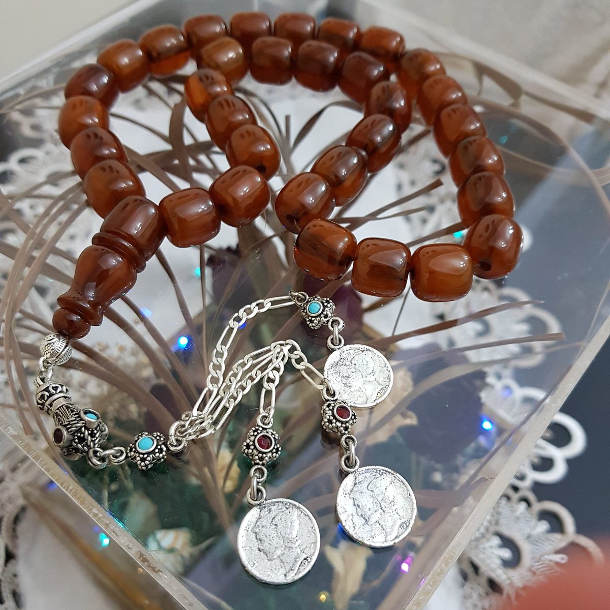 AntiqueUae's tweet photo. مسباح فوتوران قطع لف 
خراطة قديمة 
عرق شايب 
٣٥ حبة مع الشواهد 
شرابية  انتيمون مع فضة 
السعر ٣٠٠ درهم https://t.co/MesVWVqgPq