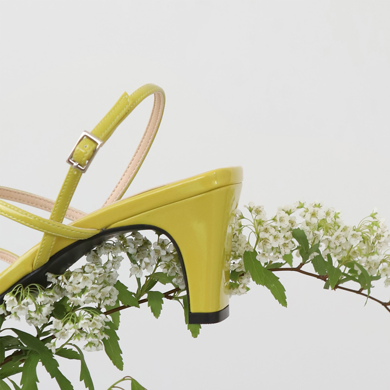 SAPPUN_ID's tweet photo. Memperkenalkan High Heel Sandal terbaik dari SAPPUN, 'Aint' 💐

Model heelsnya didesain sendiri oleh SAPPUN,
memiliki tinggi 6cm, sangat attractive &amp; pasti nyaman 😉

Dapatkan Aint dengan disc 50%!

🛍️https://t.co/wMSXfJC8FF

#SAPPUN #Aint #PresentForMyself #Shopee1111BigSale https://t.co/8UFcbL0ypV