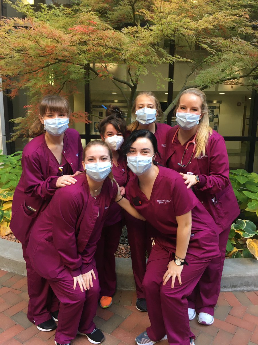 MostateNursing's tweet photo. Another group celebrated their first hospital clinical day. 🤗🐻🩺 #GoMaroon #MissouriState https://t.co/QVX4toOZ4t