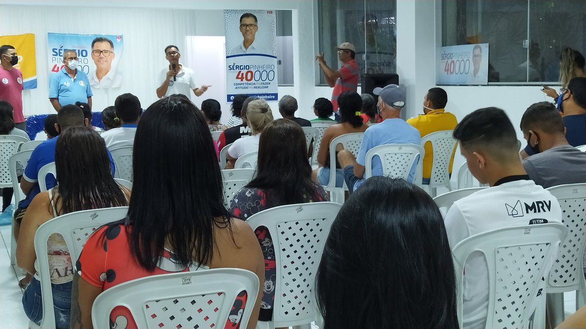 sergiobpinheiro's tweet photo. Falando aos moradores do bairro do Planalto, lembro que temos fortes ligações com essa comunidade. Conseguimos,   
enquanto gestor da Semov, recursos para asfaltar as principais vias de acesso a essa comunidade. Asseguro que eu e  @HermanoMorais temos compromisso com Natal. https://t.co/zY90MMQdK7