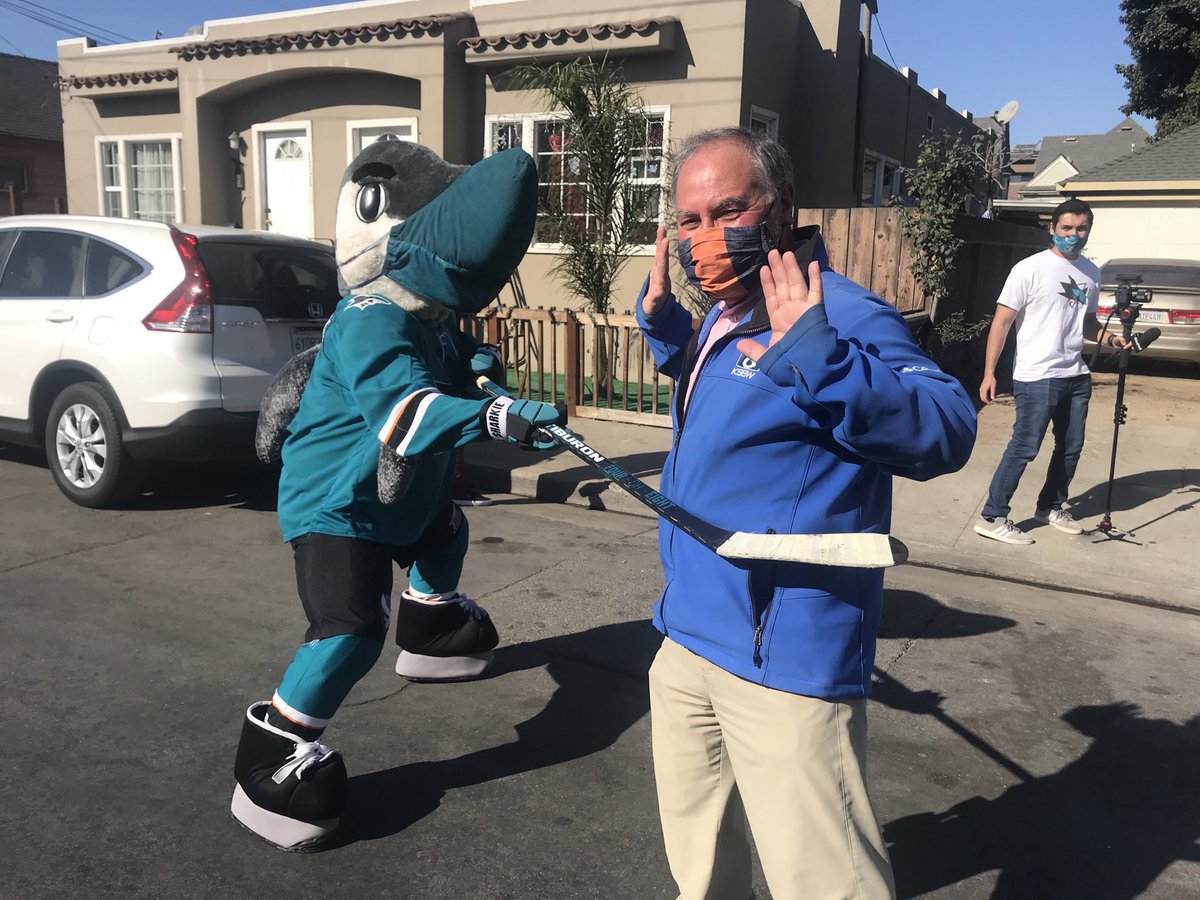 KSBWPhil's tweet photo. I got “hooked on hockey today. Actually #Sharkie the mascot of SJSharks was in #Watsonville to deliver grocery’s for a #JacobsHeart program. The nonprofit received a $10,000 grant from the #SharksFoundation &amp; #KaiserPermanete https://t.co/3kgrs63k7A