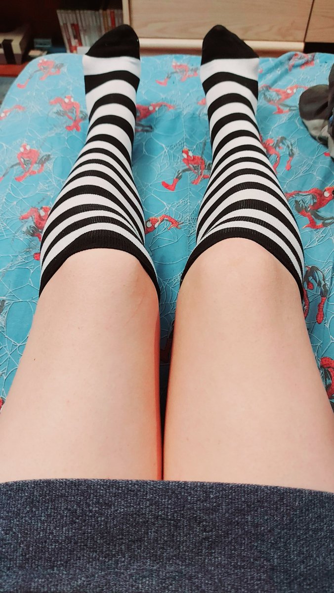 RoseyNekoha's tweet photo. Heres some more comf comf thigh pics I took for fun considering since I haven't posted any thigh pics in awhile heh~๐ #thighhighthursday #thighhighs #femboy #ComfSquad https://t.co/eEgf3mwrgs
