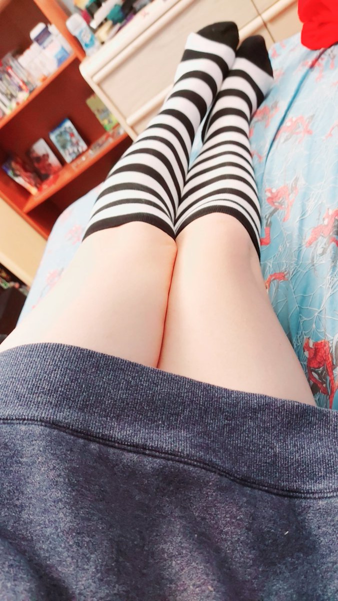 RoseyNekoha's tweet photo. Heres some more comf comf thigh pics I took for fun considering since I haven't posted any thigh pics in awhile heh~๐ #thighhighthursday #thighhighs #femboy #ComfSquad https://t.co/eEgf3mwrgs