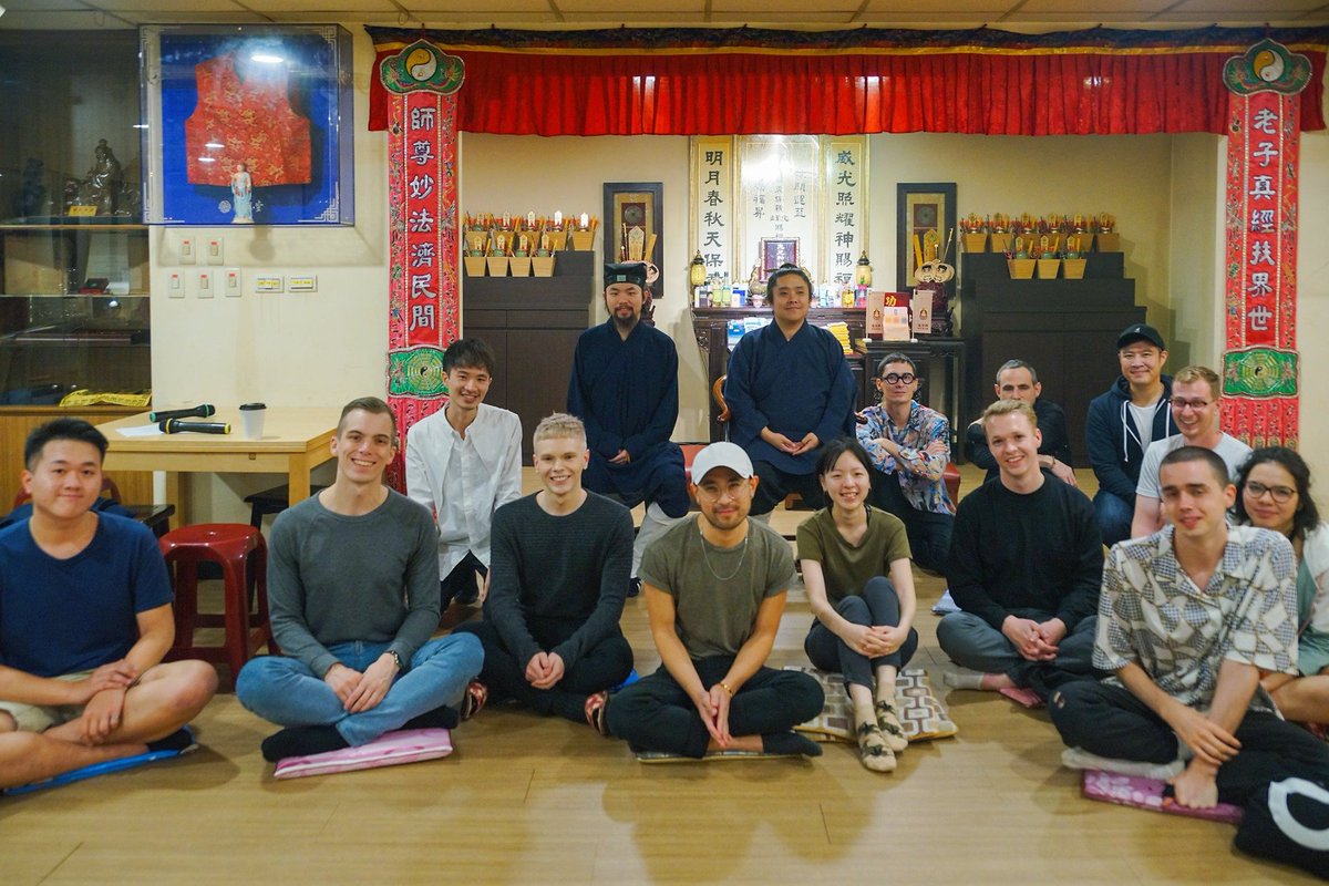 Andrew_T_Huang's tweet photo. 1 year ago today "Kiss of the Rabbit God" screened at the real home of the Rabbit God Tu'er Shen 兔兒神 at Weiming Shrine in Taipei. Thank you @RabbitTemple for having me, it was an honor to be there and I hope to come back one day 🙏💓 #兔兒神 #kissoftherabbitgod https://t.co/omlb9iH6j5