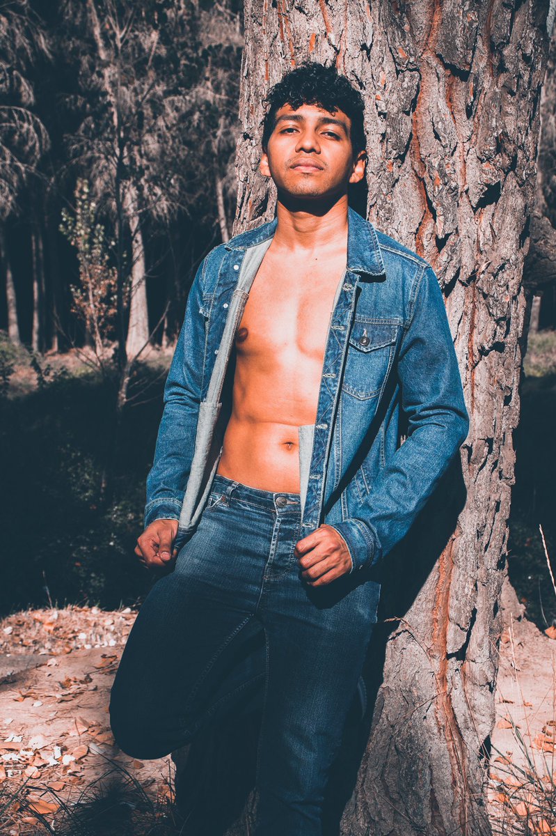 robbiespn's tweet photo. Días de otoño... #gayboy #gay #gayspain #gayzaragoza #boygay #picboy #latinboy #spain #boyspain #LGBTQ #autunm https://t.co/qOcRrBgHaA
