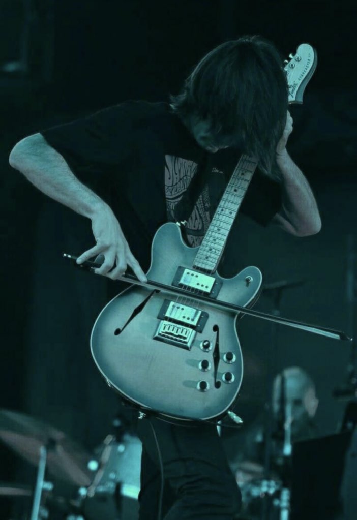 Happy bday to jonny greenwood of radiohead <3 one of my favorite musicians ever 