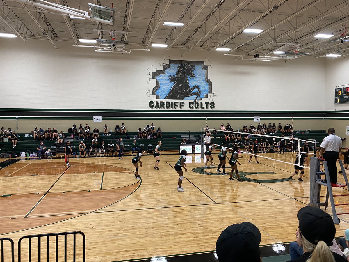 Finally got the chance to see my former students play volleyball! #maydeusproud #battleatthecreek🐊 <a href="/MCJHGators/">Mayde Creek JH</a> <a href="/PrincipalPaz/">Dr. David Paz</a>